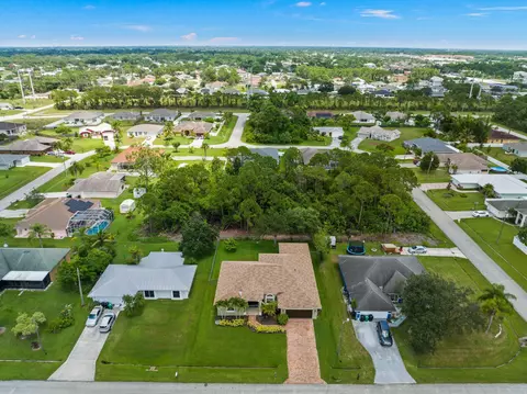 2551 SW Choctaw St, Port Saint Lucie, FL 34953