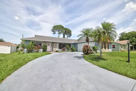 2073 SW Aquarius Ln NE, Port Saint Lucie, FL 34984