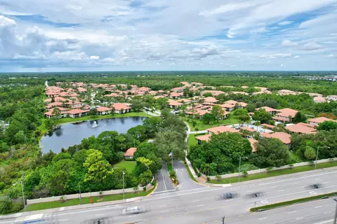 61 SW South River Dr #105, Stuart, FL 34997