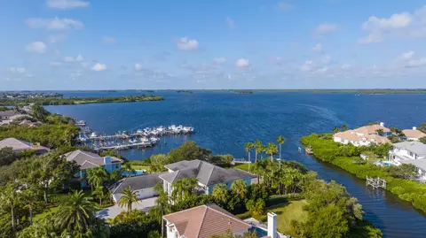 225 Riverway Dr, Vero Beach, FL 32963