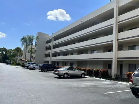 3154 Via Poinciana #103, Lake Worth, FL 33467
