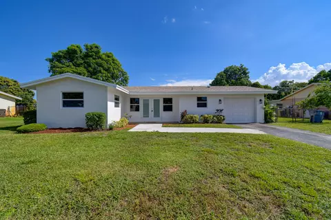4586 Ellwood Dr, Delray Beach, FL 33445