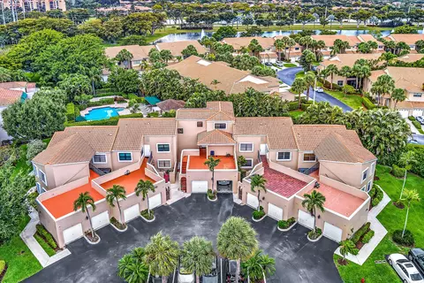 6670 Villa Sonrisa Dr #220, Boca Raton, FL 33433