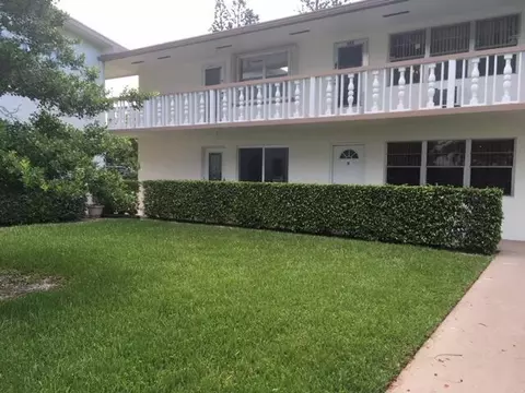 26 Kingswood B, West Palm Beach, FL 33417