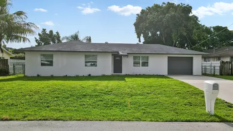 6714 Riparian Rd, Lake Worth, FL 33462