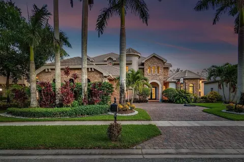 10562 Versailles Blvd, Wellington, FL 33449