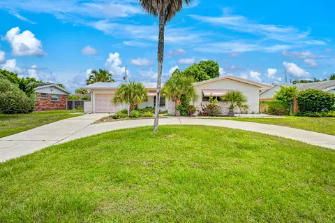 9832 Daisy Ave, Palm Beach Gardens, FL 33410