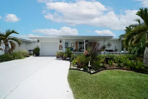 2113 SW 22nd St SW, Boynton Beach, FL 33426
