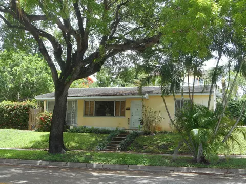 2330 Lake Ave, West Palm Beach, FL 33401