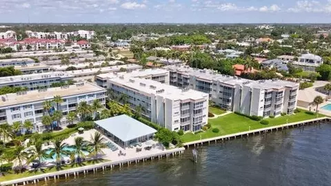 600 Snug Harbor Dr #A7, Boynton Beach, FL 33435