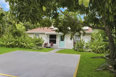 2723 Hiawatha Ave, West Palm Beach, FL 33409