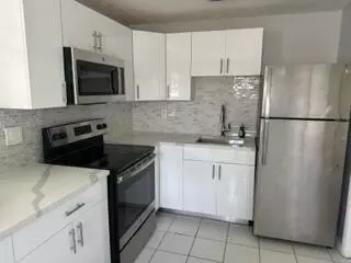 5286 Marcia Pl, West Palm Beach, FL 33407