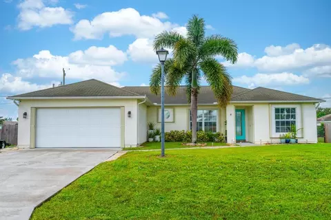 325 SW Hollyhock Dr, Port Saint Lucie, FL 34953