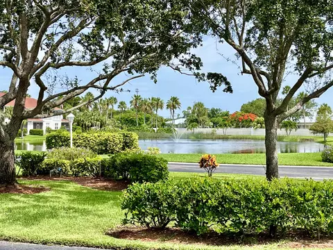 255 Grand Royale Cir #202, Vero Beach, FL 32962