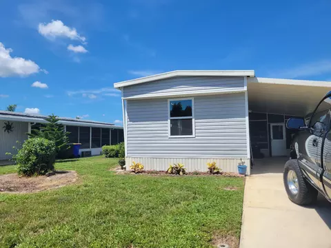 8052 SE Homestead Ave, Hobe Sound, FL 33455