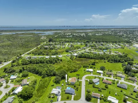 2358 SE Rainier Rd, Port Saint Lucie, FL 34952