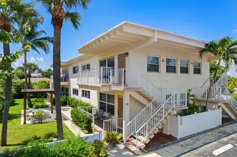 114 Cascade Ln #4, Palm Beach Shores, FL 33404