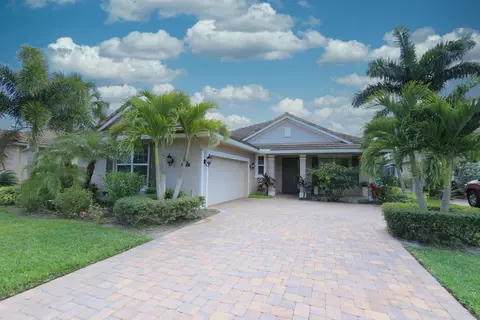 2660 Conifer Dr, Fort Pierce, FL 34951