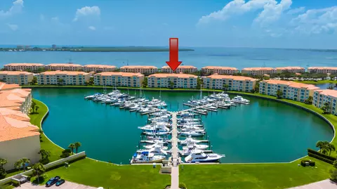 15 Harbour Isle Dr W #202, Fort Pierce, FL 34949