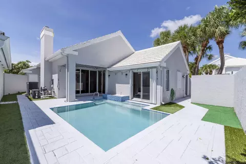 20 Brighton Ct, Palm Beach Gardens, FL 33418