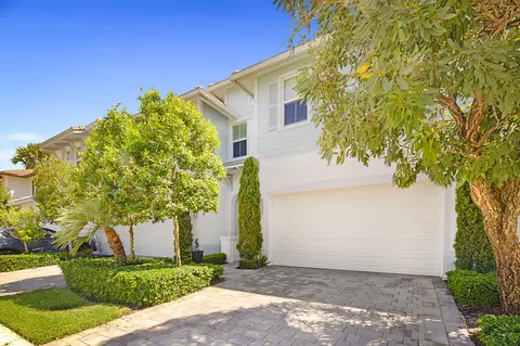 23026 Clear Echo Dr #8, Boca Raton, FL 33433
