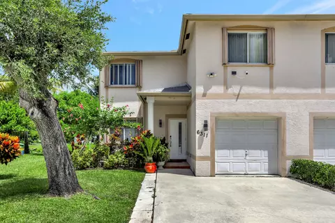 6311 NW 2nd St, Margate, FL 33063