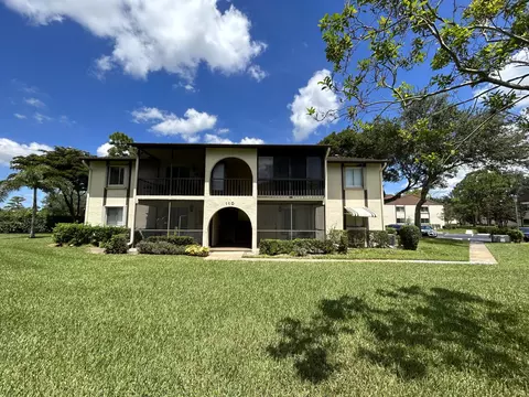 110 Lake Pine Cir #C-2, Greenacres, FL 33463