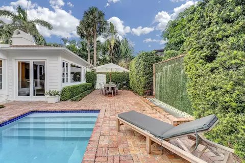 820 NE 2nd St, Delray Beach, FL 33483