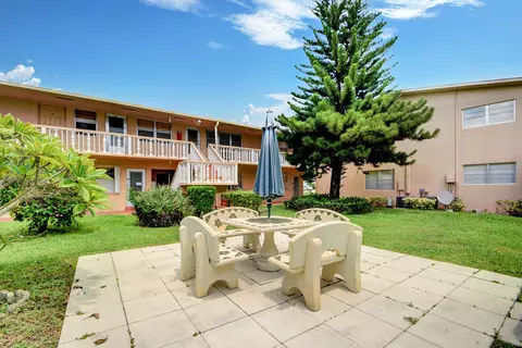31 Salisbury B #31, West Palm Beach, FL 33417
