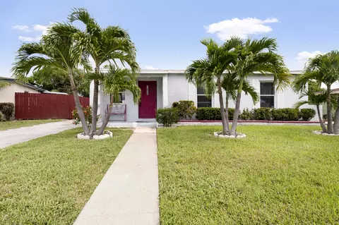 1524 S 14th Ave S, Lake Worth, FL 33460