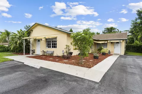 4782 Cambridge St, Lake Worth, FL 33463