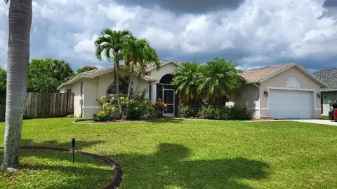 1602 SW Crawford Ave, Port Saint Lucie, FL 34953