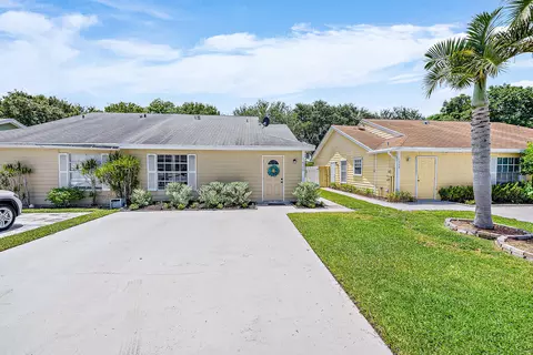 1526 Royal Forest Ct, Palm Springs, FL 33406