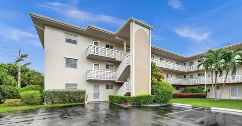 2721 N Garden Dr #301, Lake Worth, FL 33461