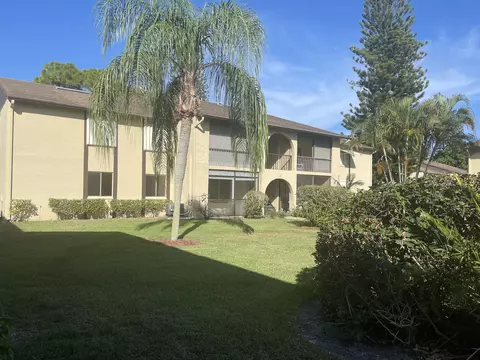 305 Pine Ridge Cir #B-1, Greenacres, FL 33463