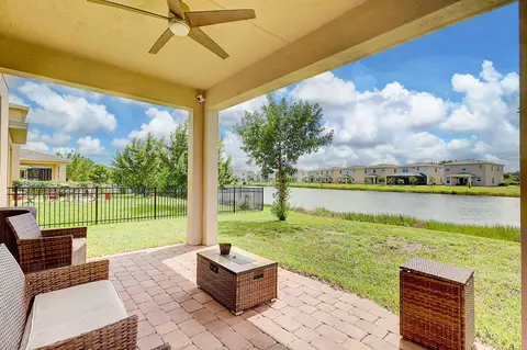 1956 NW Cataluna Cir, Port Saint Lucie, FL 34986