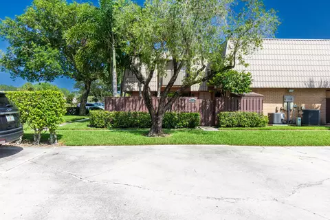 6420 64th Way, West Palm Beach, FL 33409
