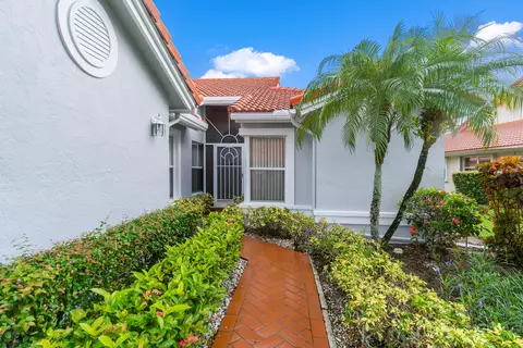 7275 Summer Tree Dr, Boynton Beach, FL 33437
