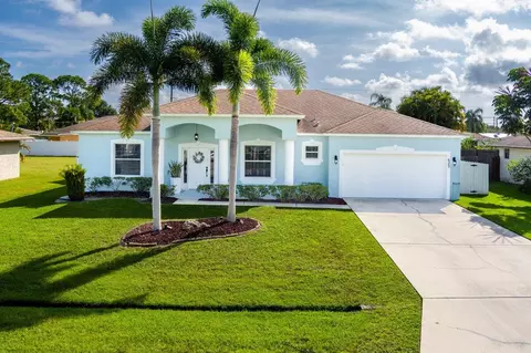 625 SE Clifton Ln, Port Saint Lucie, FL 34983