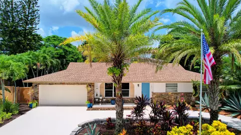 101 Oriole Ct, Royal Palm Beach, FL 33411