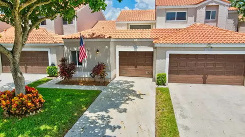 10455 Lake Vista Cir, Boca Raton, FL 33498