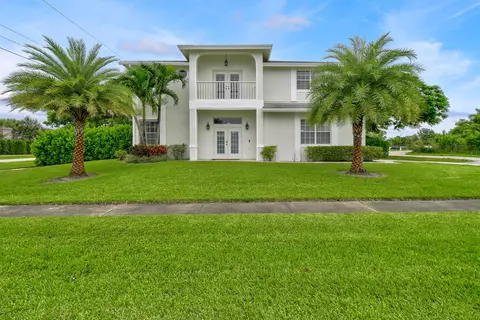 101 Mill Pond Ln, Royal Palm Beach, FL 33411