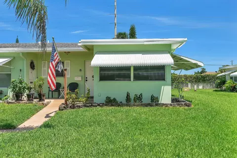 100 Pine Point Dr #D, Boynton Beach, FL 33435