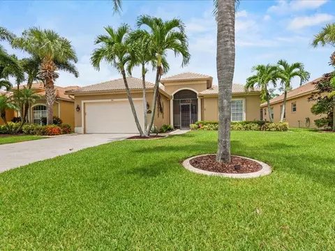 384 NW Sheffield Cir, Port Saint Lucie, FL 34983