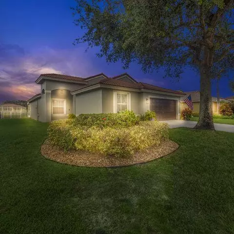 5378 Oakmont Village Cir, Lake Worth, FL 33463