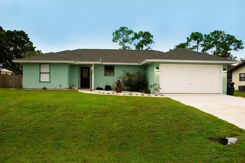 322 SE Crosspoint Dr, Port Saint Lucie, FL 34983