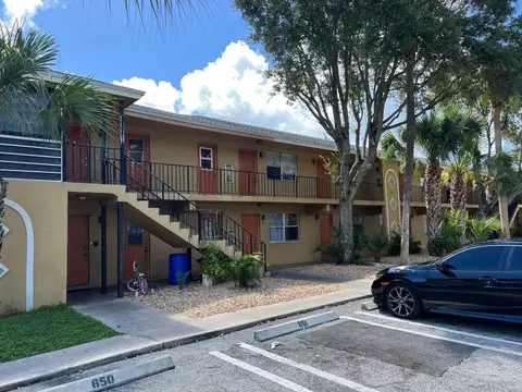 645 SW 20th Ct #2C, Delray Beach, FL 33445