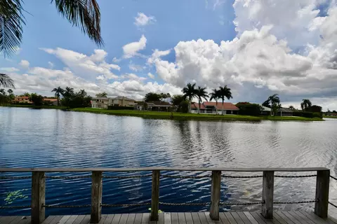 2060 Amesbury Cir, Wellington, FL 33414