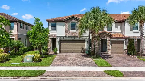 5310 Santa Maria Ave, Boynton Beach, FL 33436