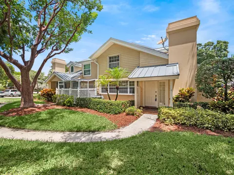 2203 Chadwick Ct, Boynton Beach, FL 33436